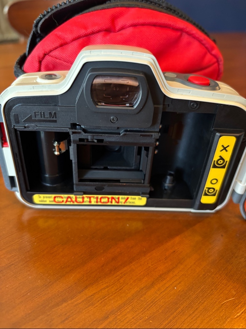 vintage 90s Canon Sure Shot WP-1 Film Camera in White and Red with Red Case - Picture 4 of 5